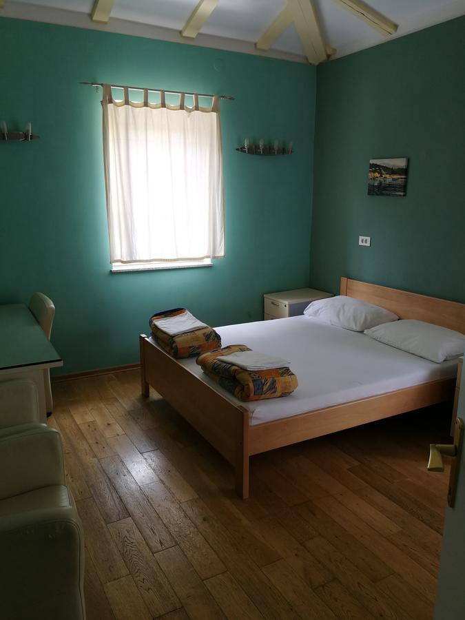 Apartments Zlatko Delic Ika Esterno foto